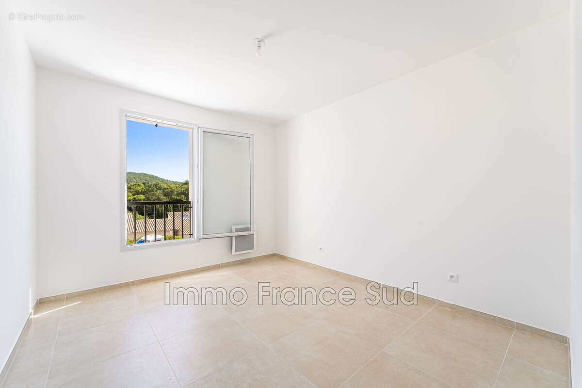 Appartement à LA GARDE-FREINET