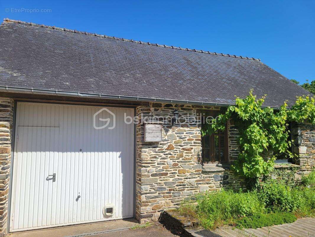 Maison à MUR-DE-BRETAGNE