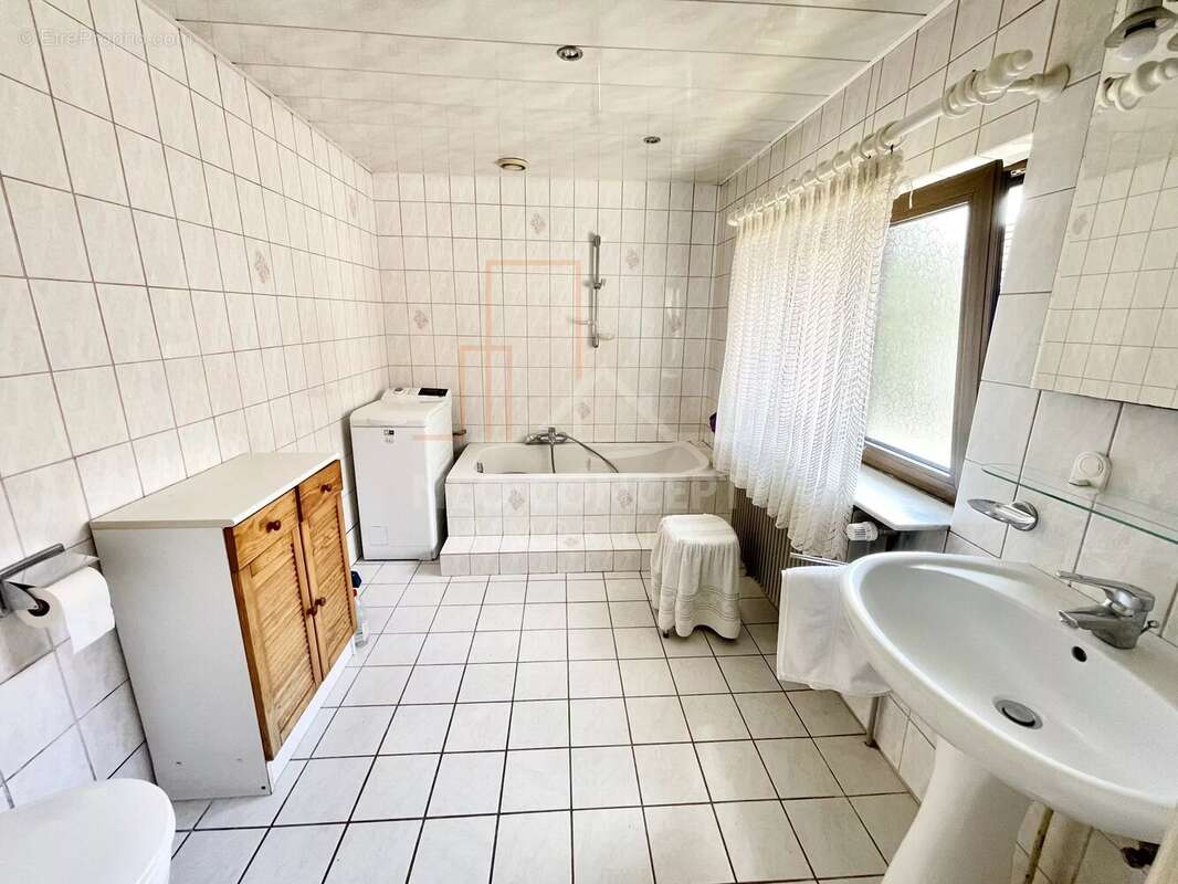 Maison de type 4 pièces d’environ 80 m² sur 9 ares et 12 centiares à HAGUENAU. - photo 9