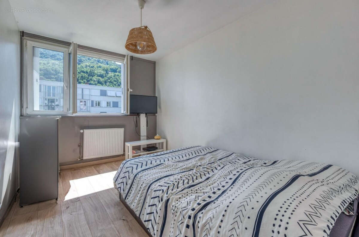 Appartement à SAINT-MARTIN-D&#039;HERES