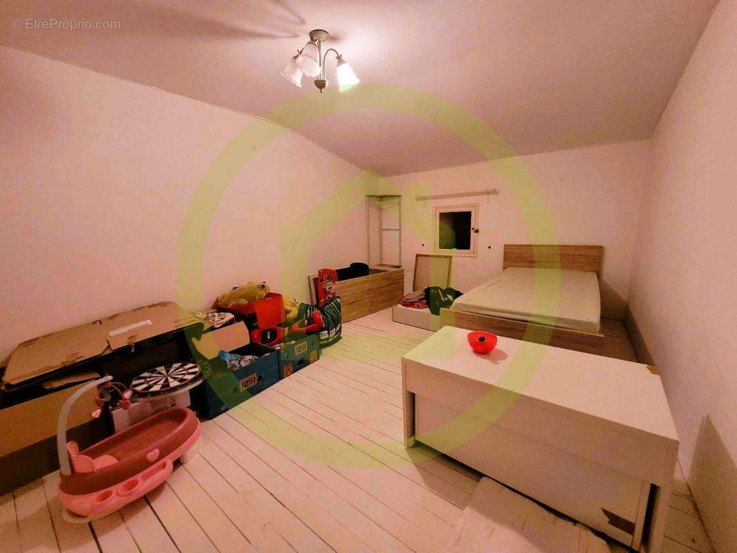 Maison à SAINT-BONNET-SUR-GIRONDE