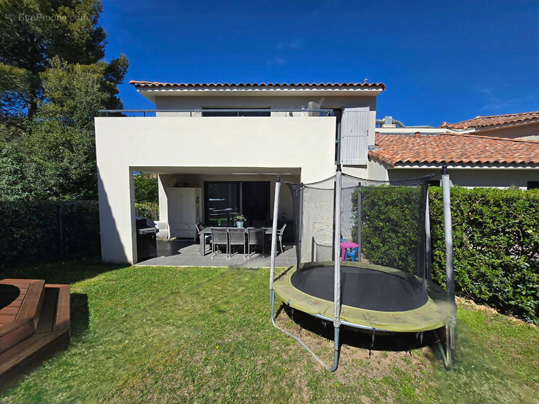 Appartement à AURIOL