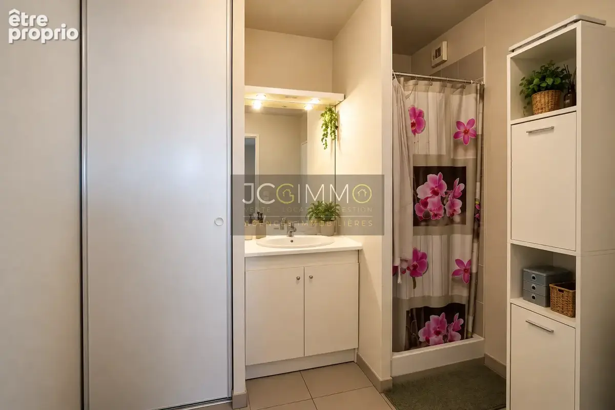 Appartement t2 vendu loue - dernier etage - photo 8