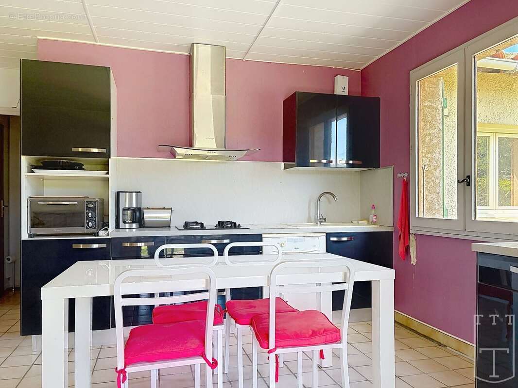 Maison à RUOMS