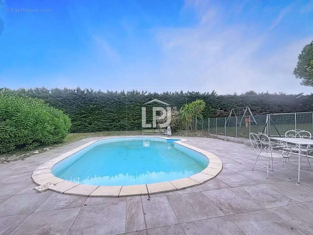 Maison à SAINTE-FOY-D&#039;AIGREFEUILLE