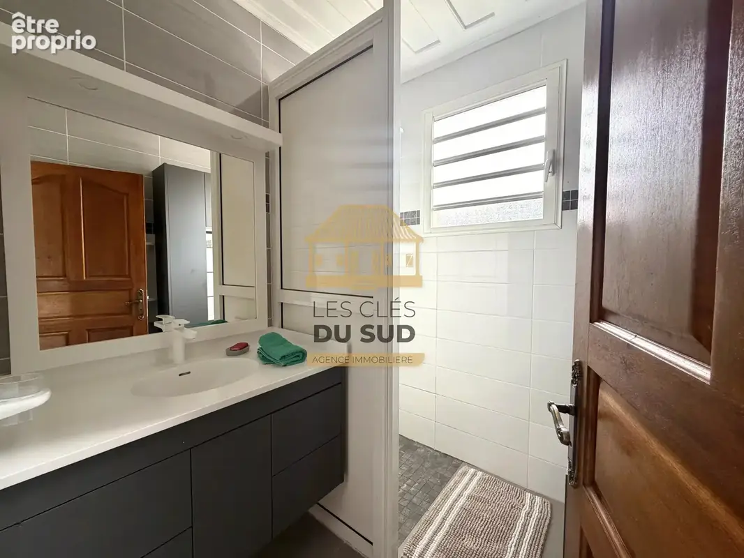 A vendre- villa de type t5 de 150 m² environ - saint-joseph - 440 00 € - photo 8