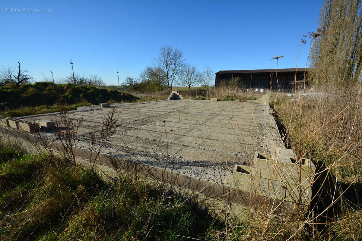 Terrain à BOHAIN-EN-VERMANDOIS