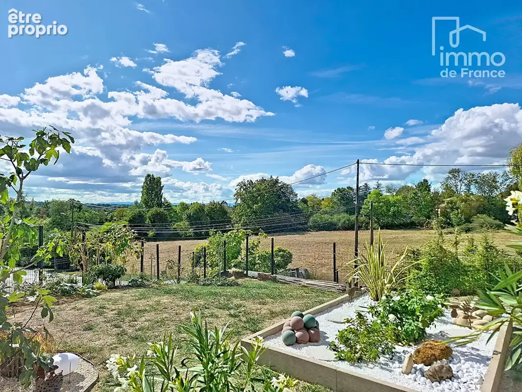 Maison récente 87 m² (2021) avec jardin aménagé, garage et vue dégagée - Polliat (01310) - photo 14