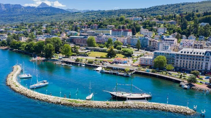 Commerce à VEIGY-FONCENEX