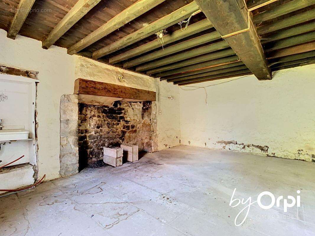 Maison à SAINT-MAURICE-PRES-PIONSAT