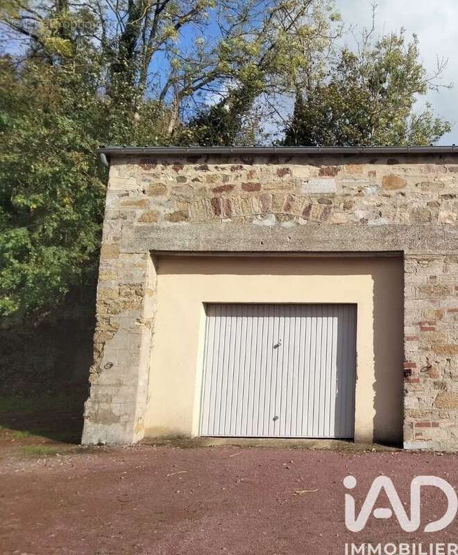 Photo 2 - Parking à COUTANCES