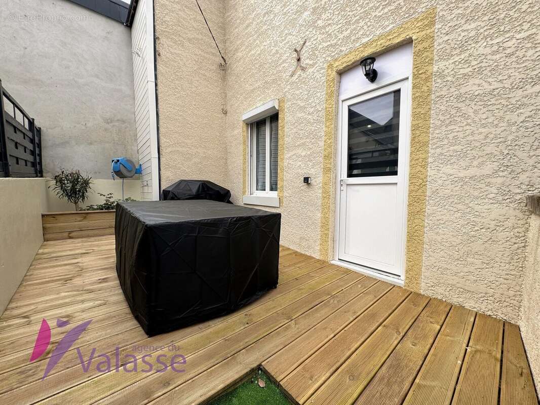 Maison à GRUCHET-LE-VALASSE