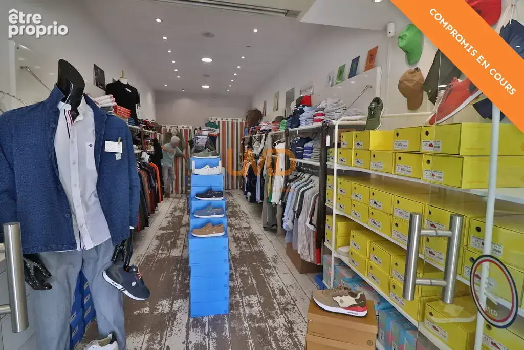 Magasin Prêt à porter - Equipement à la personne - sur le Port - photo 3
