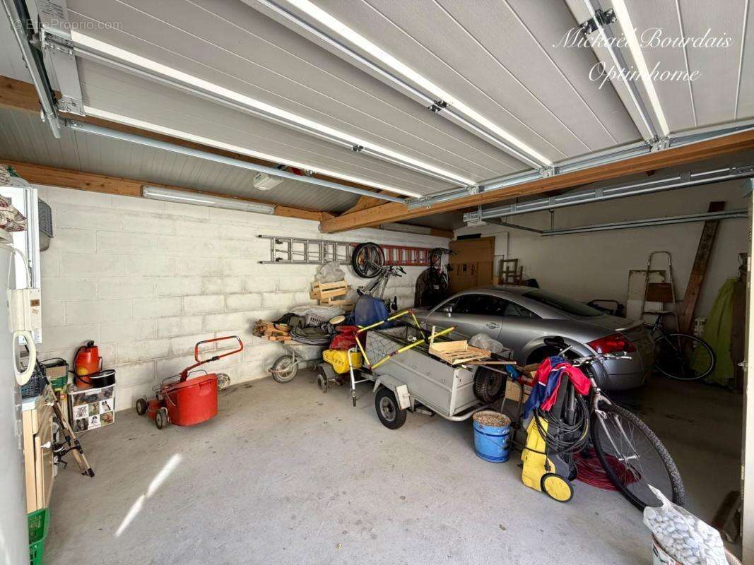 EXCLUSIVITÉ – LE LUDE – Maison 4 chambres - Vie de plain-pied - 3 garages - Terrain clos - Centre-ville à pied - photo 14
