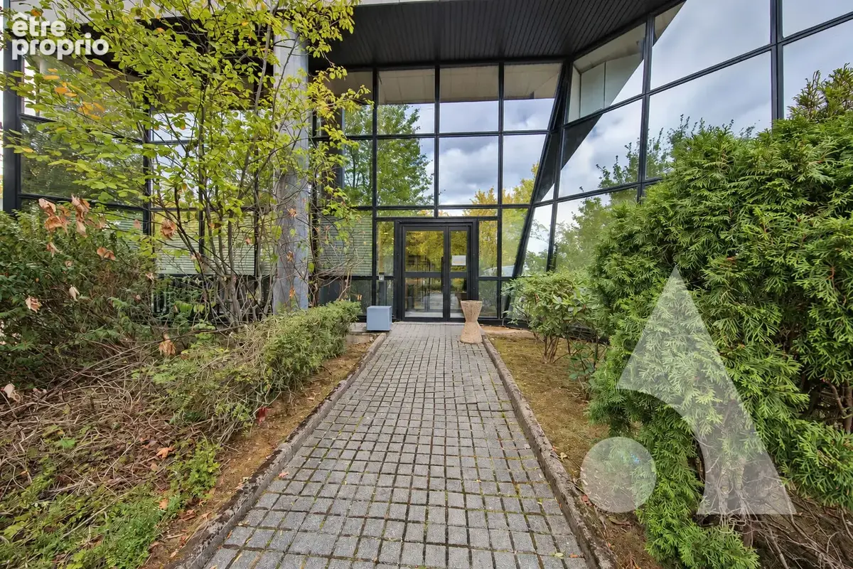 Plateau de bureaux de 193m2 - rez-de-chaussée avec parking. - photo 9