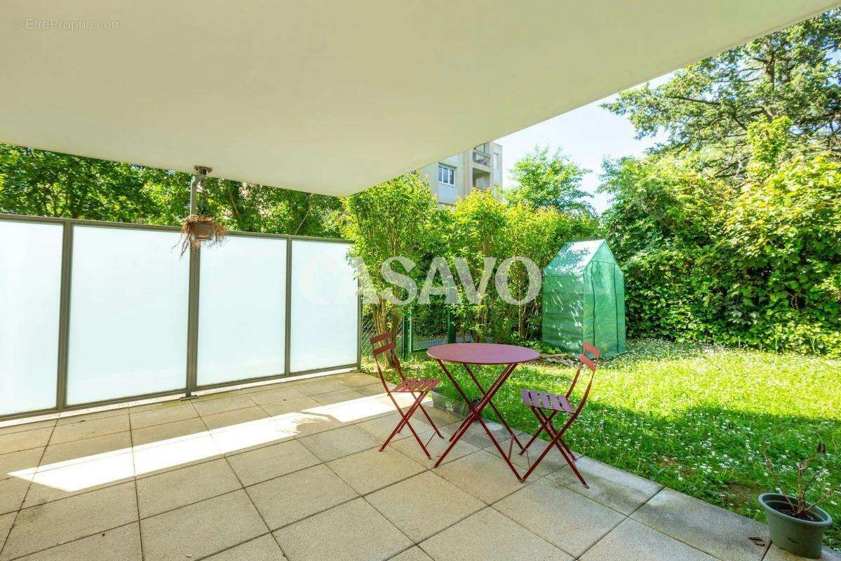 Appartement à DECINES-CHARPIEU