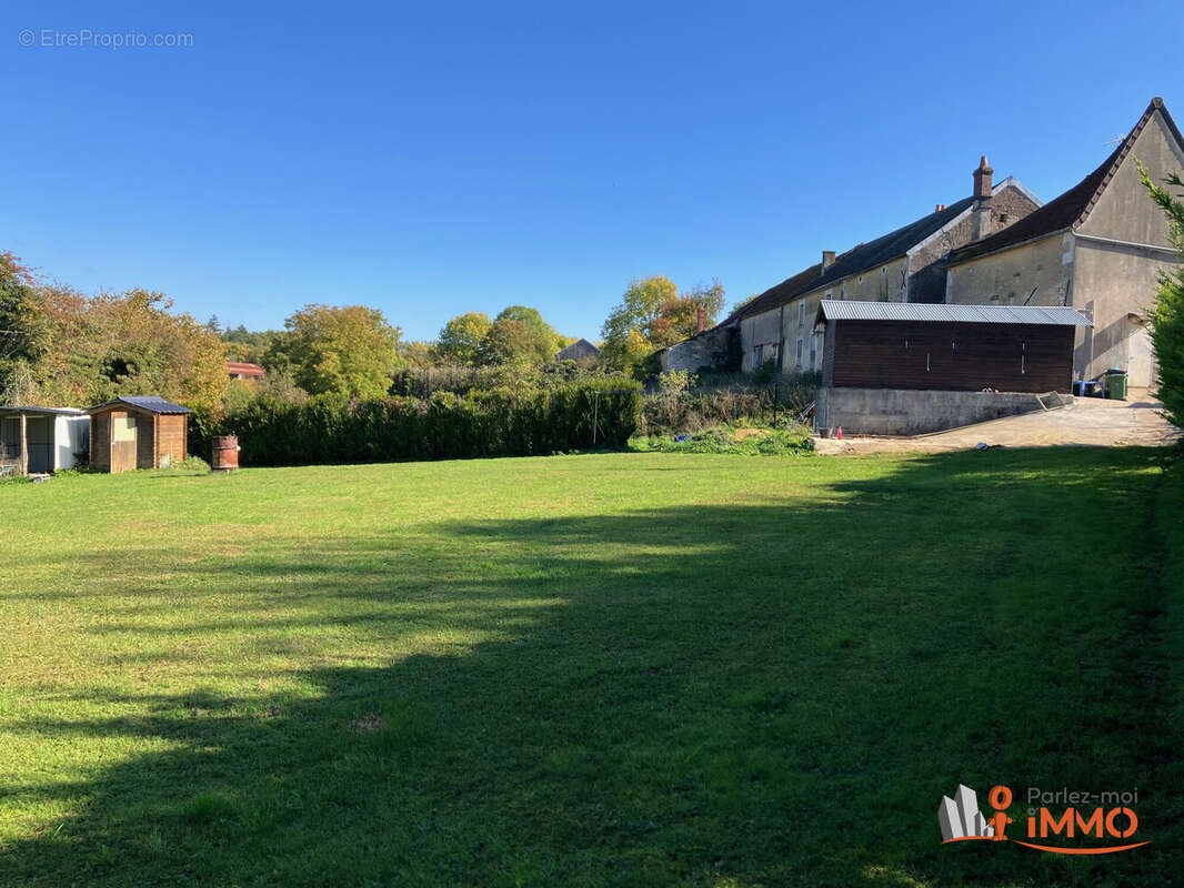 Maison à SOUGERES-EN-PUISAYE