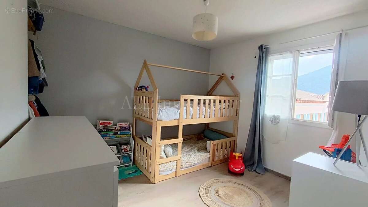 Appartement à LA MOLE