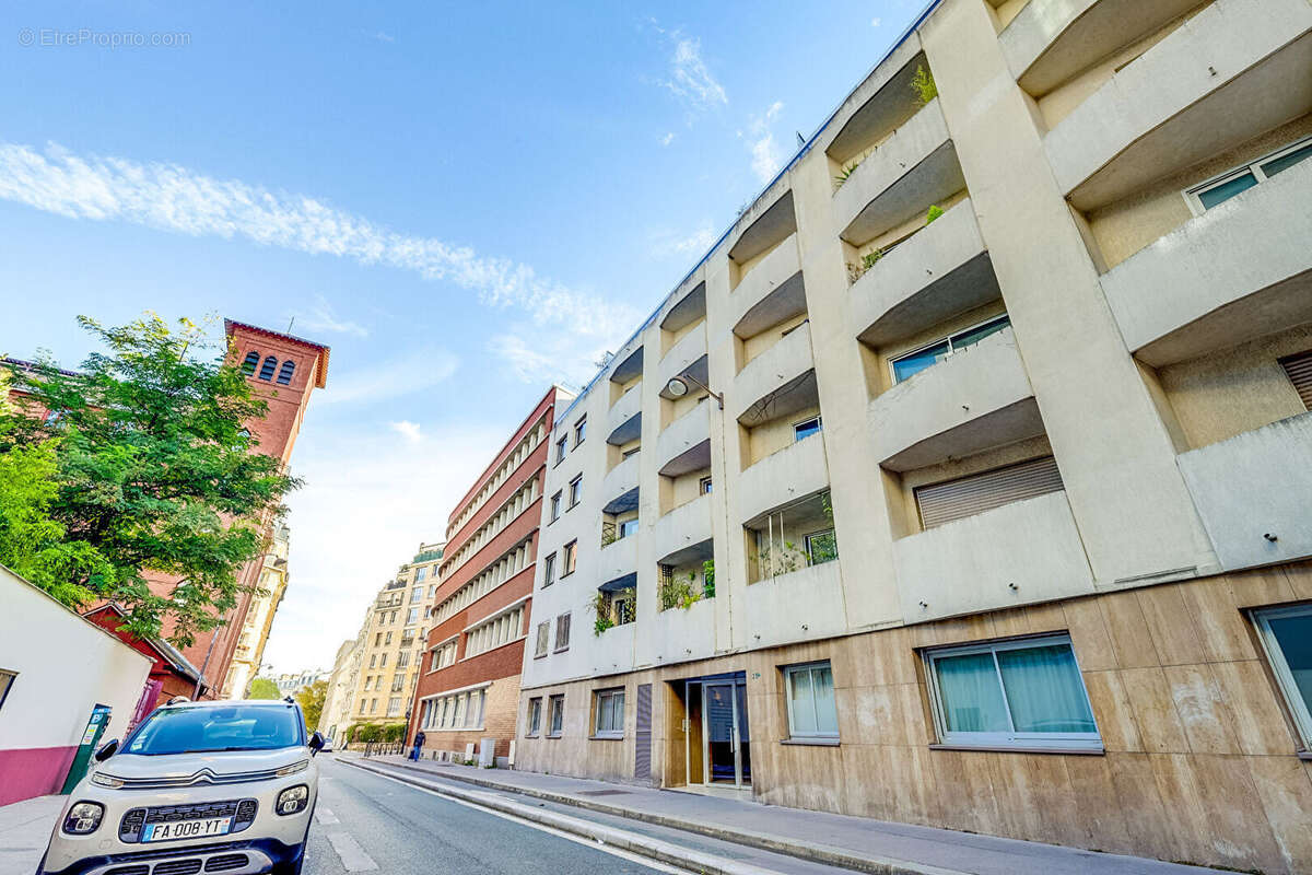 Appartement à PARIS-14E