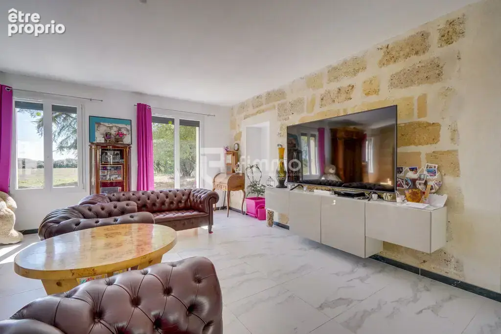 Maison en pierre de 340m² + dépendance 515 000€ FAI - photo 2