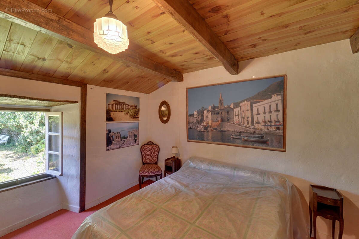 Maison à MARCOLS-LES-EAUX