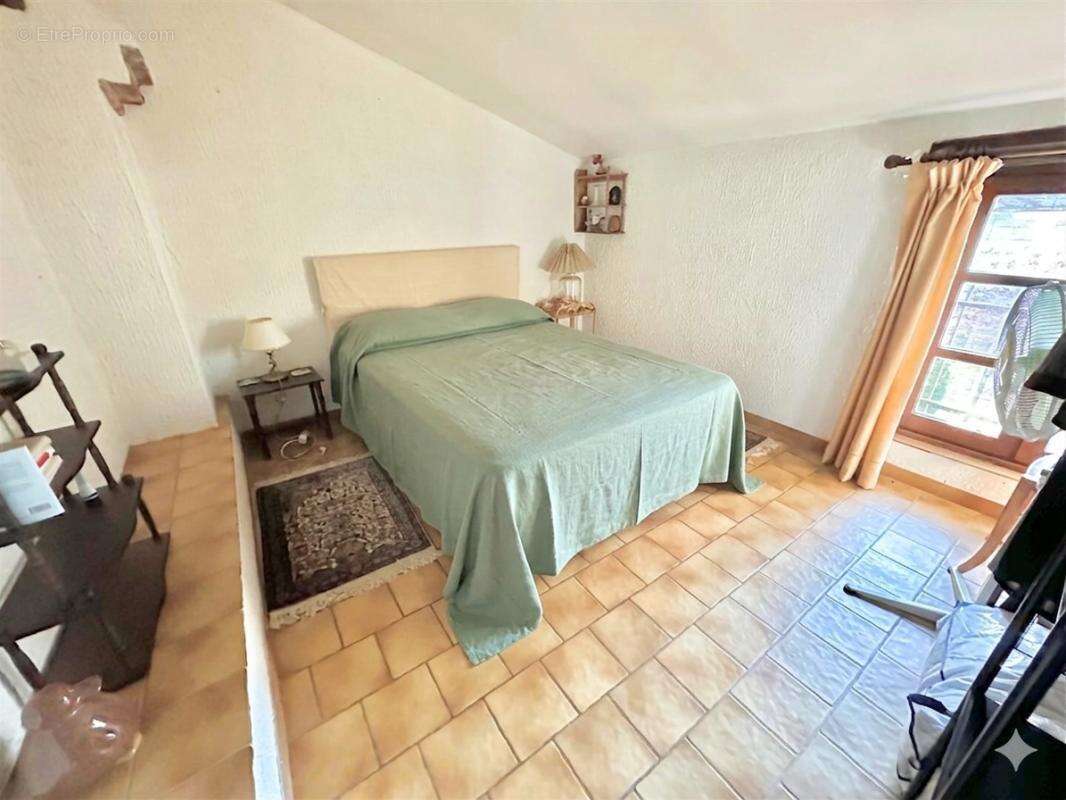 Cahors, maison 5 chambres sur près de 1400 m2 de terrain avec piscine - photo 11