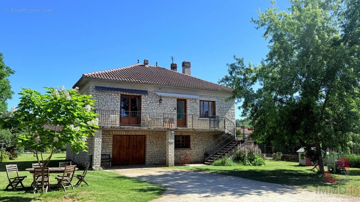Maison à PRAYSSAC