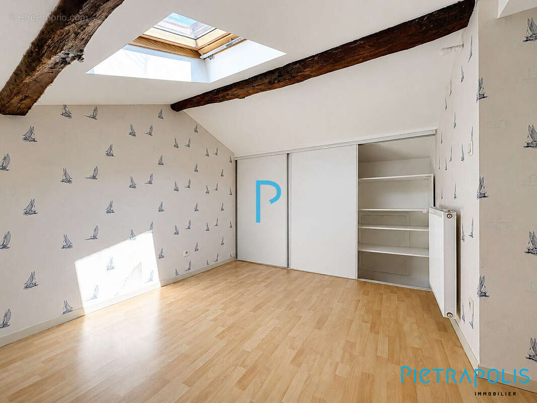 Appartement 277 m² à Tarare  - photo 8