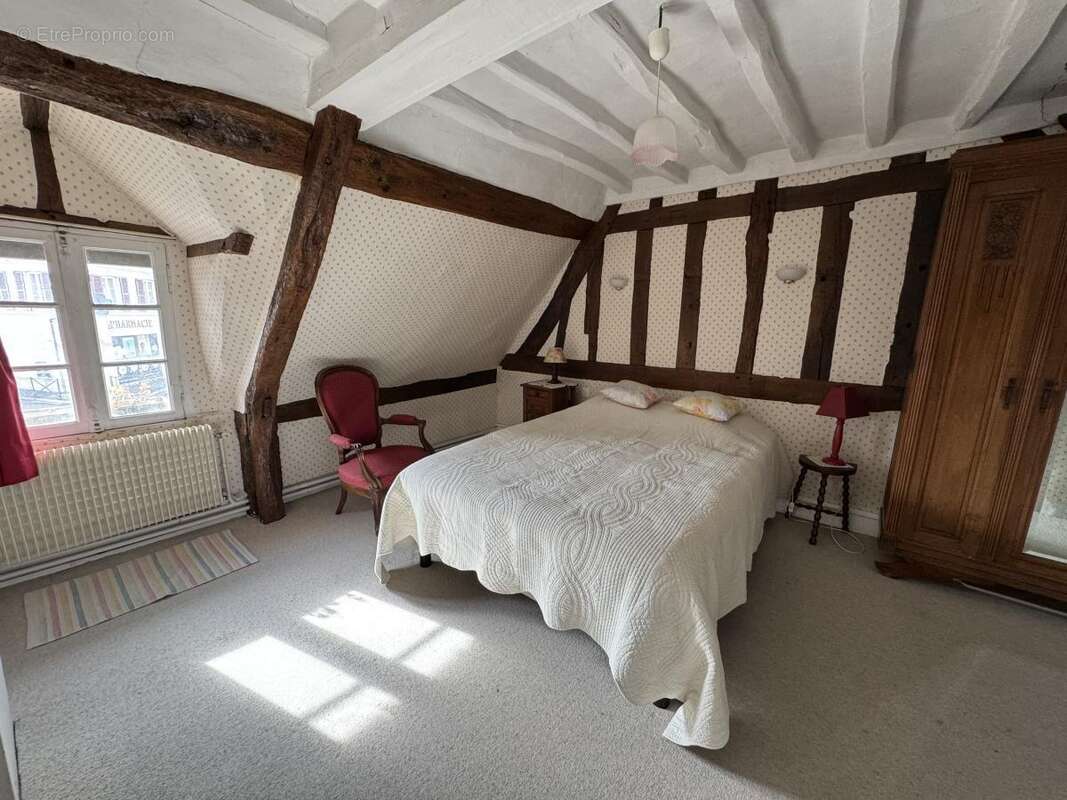 Maison à SAINT-JULIEN-LE-FAUCON