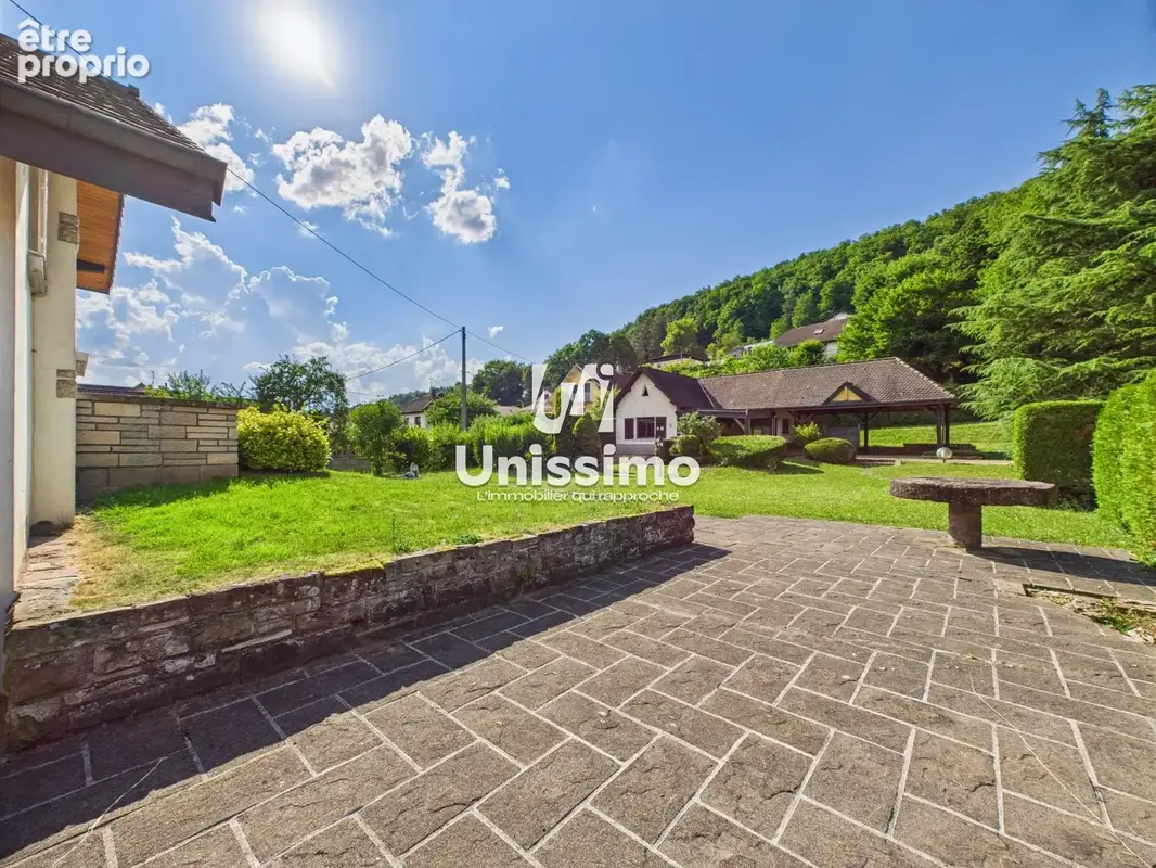 Maison 11 pièces 295 m² à vendre à Pont-De-Roide (25150) - photo 3