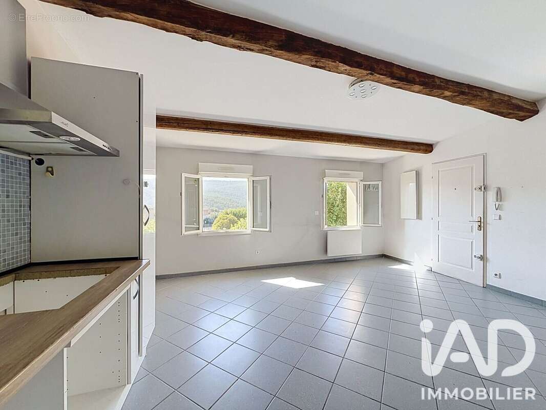 Appartement 55 m² à Cuges-Les-Pins  - photo 2