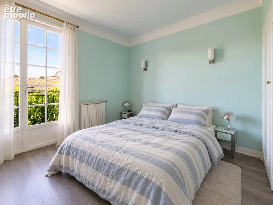 ANGLET FLEURISTES – Maison 9 pièces de 202 m² habitables – Double habitation ou activité professionnelle/libérale possible - photo 12