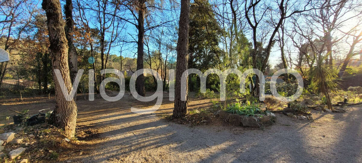 Maison à SAINT-CEZAIRE-SUR-SIAGNE