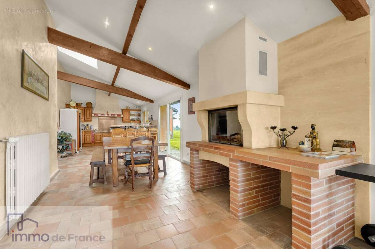 Maison à FLOURENS