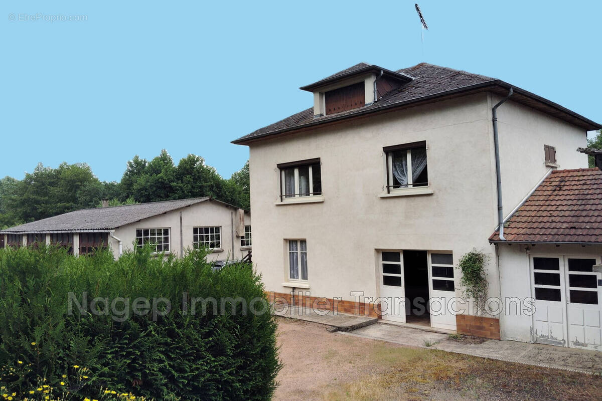 Maison à LE MAYET-DE-MONTAGNE