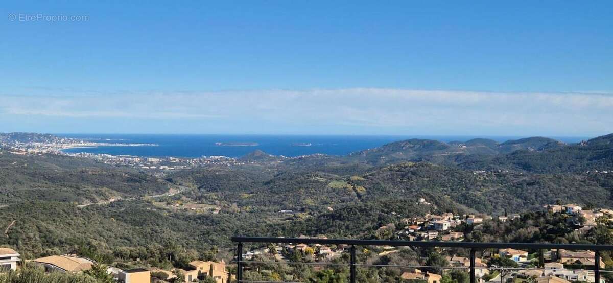 Maison à LES ADRETS-DE-L'ESTEREL