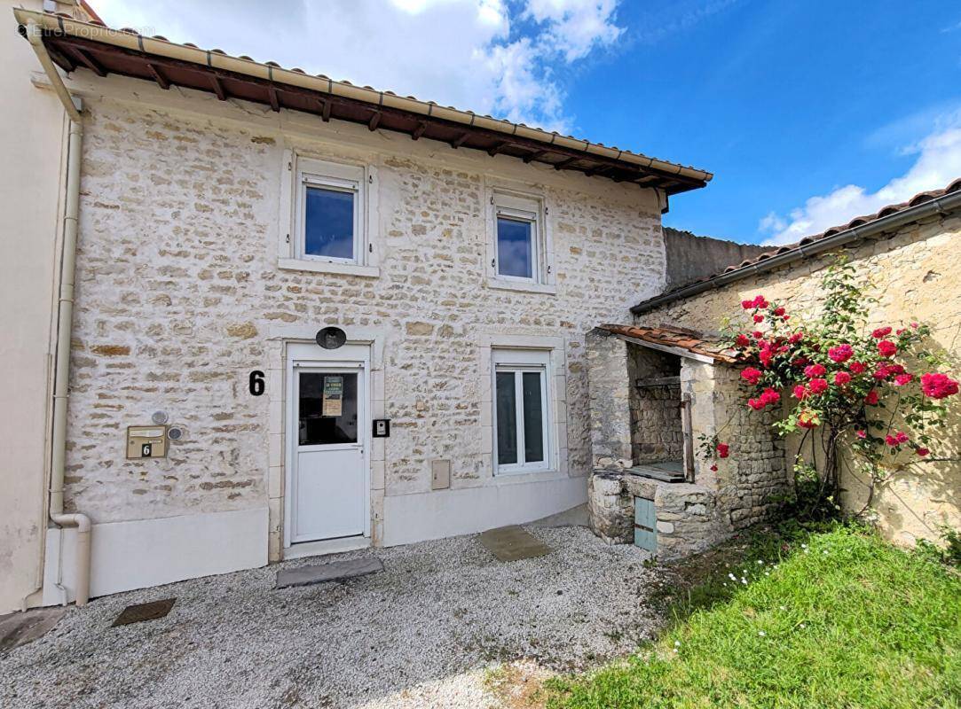 Maison à NUAILLE-D'AUNIS
