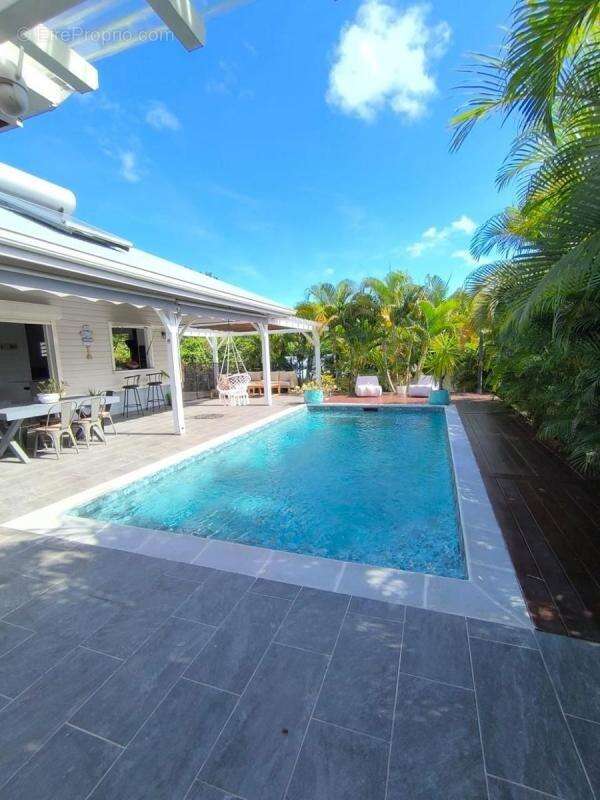 Maison à LES TROIS-ILETS