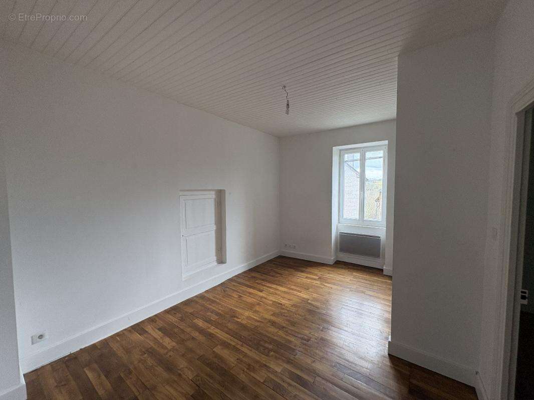 Maison à SAINT-AULAIRE