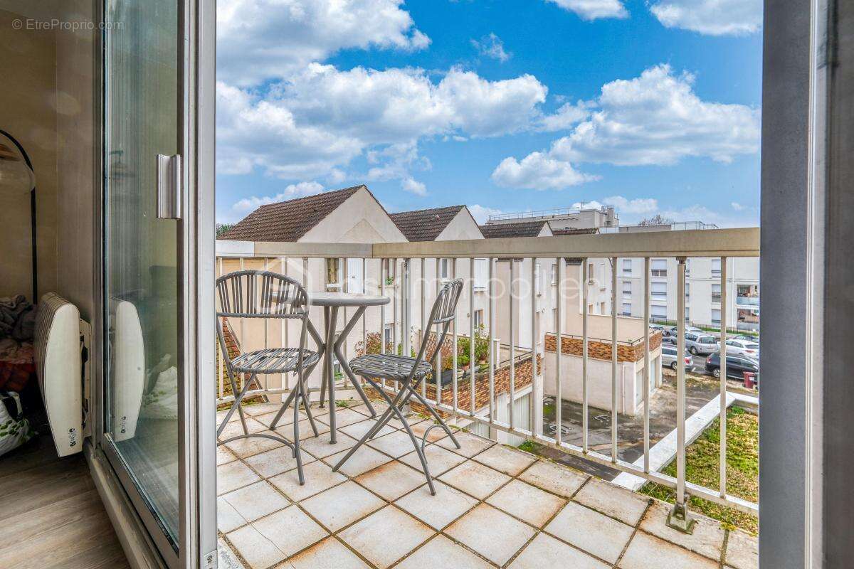 Appartement à SAINT-THIBAULT-DES-VIGNES