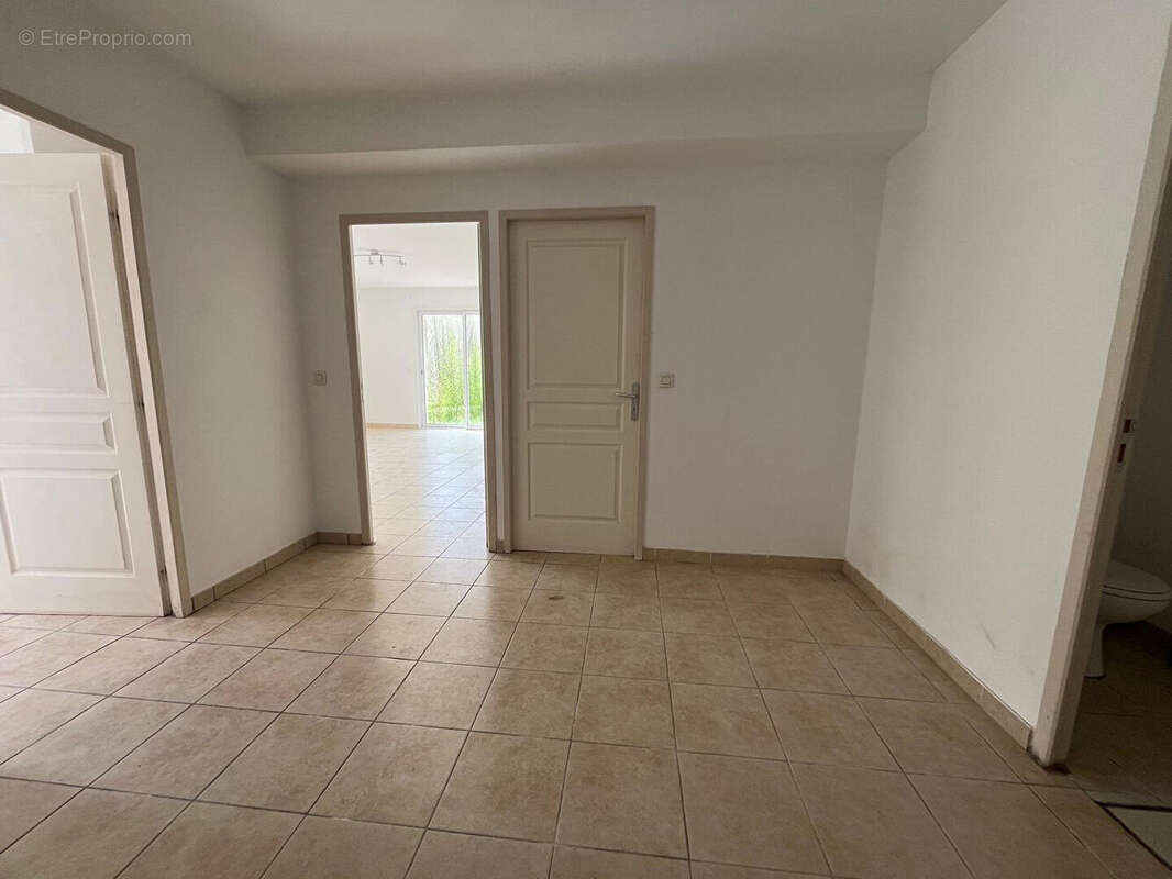 Appartement à vendre à Vergèze : le bonheur à portée de main ! - photo 5