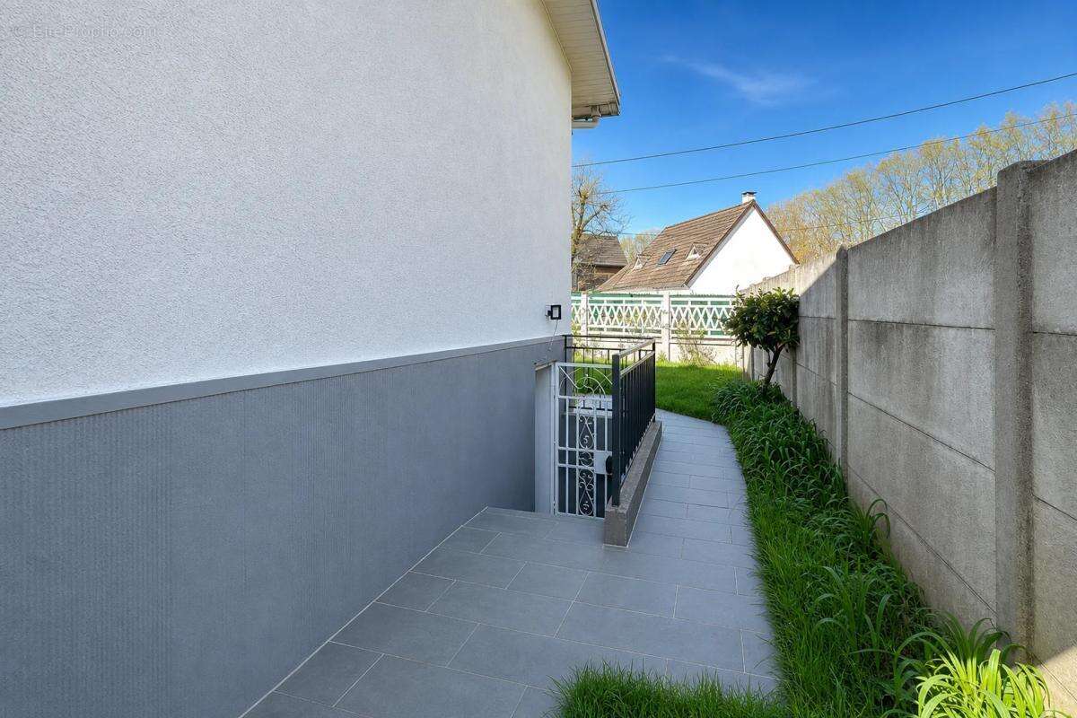 Maison à PONTAULT-COMBAULT