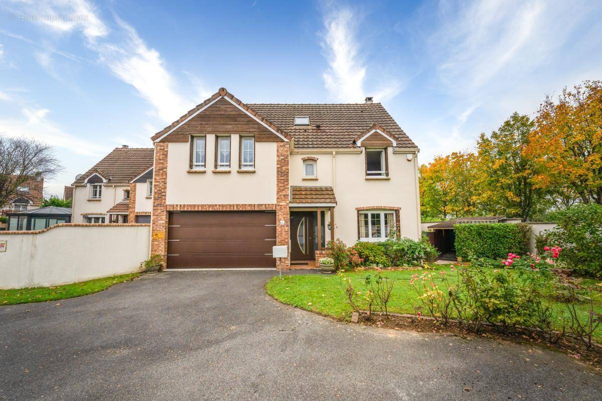 Maison à LA QUEUE-EN-BRIE