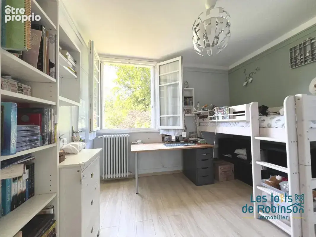 Maison en plein centre ville avec 4 chambres, bureau et jardin - photo 13