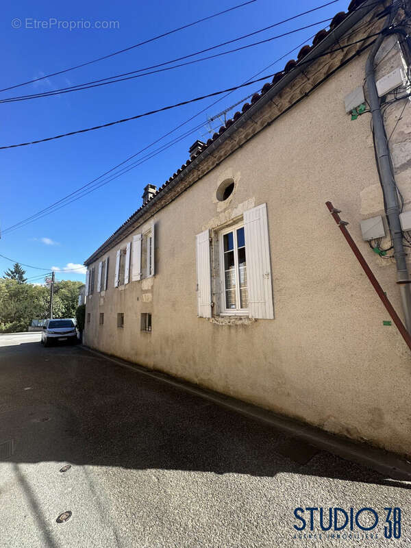 Maison 178 m² à Laroque-Timbaut  - photo 2