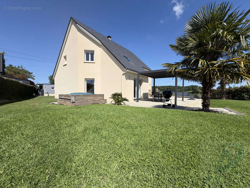 Maison à LA CHAPELLE-BICHE