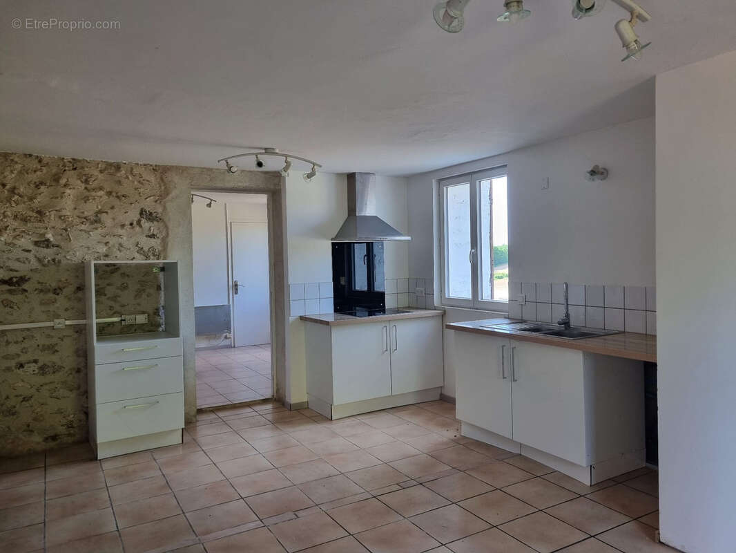 Maison à MONTAIGU-DE-QUERCY