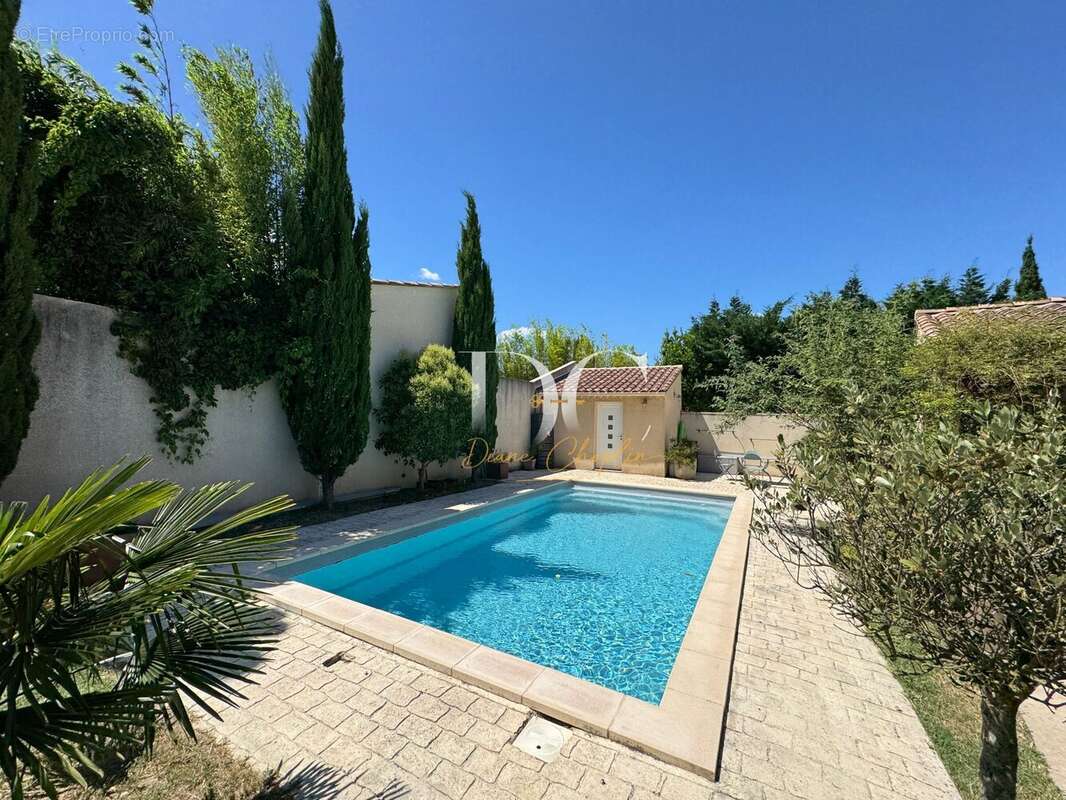 Maison à CHATEAUNEUF-DE-GADAGNE