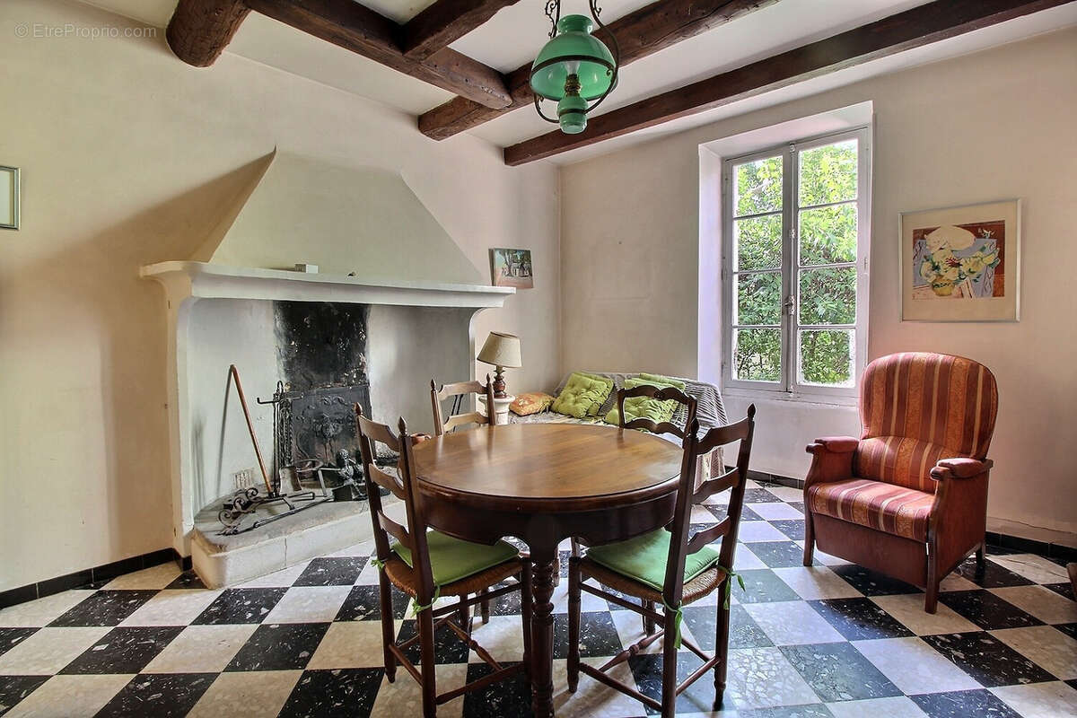 Maison à LA FARE-LES-OLIVIERS