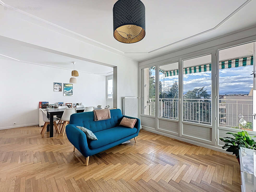 Appartement à TASSIN-LA-DEMI-LUNE